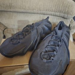 Adidas Yeezy 450 BLACK SIZE 12
