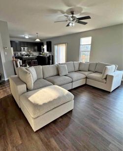 Thomasville Lowell 6-Piece Modular Sectional – Like New Display Model