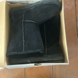 Black Suade Boots Size 7-8 For Woman New!
