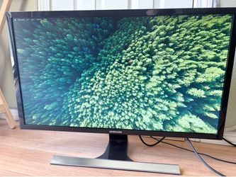 27” Samsung 4K UHD High Resolution monitor