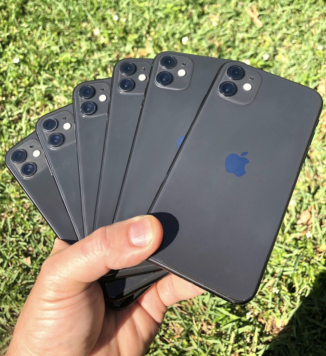 FIRM PRICE -  iPhone 11 64gb Space Gray Factory Unlocked - VERY GOOD CONDITION - 5 Available