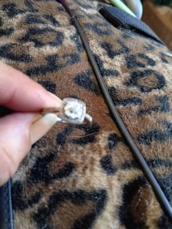 A Nice Women's Silver Diamond Ring
