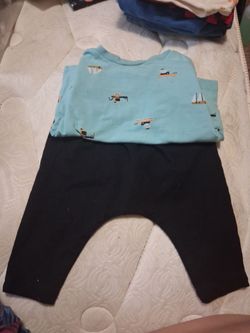 Baby 2-Piece Top and Pants SetTimberlanda size 6