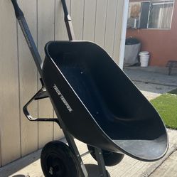 True temper  Metal handles  6 cubic feet  2 wheels 🛞  Wheelbarrow  Very good condition  Asking $85