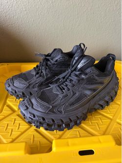 Balenciaga defender size 42 eur