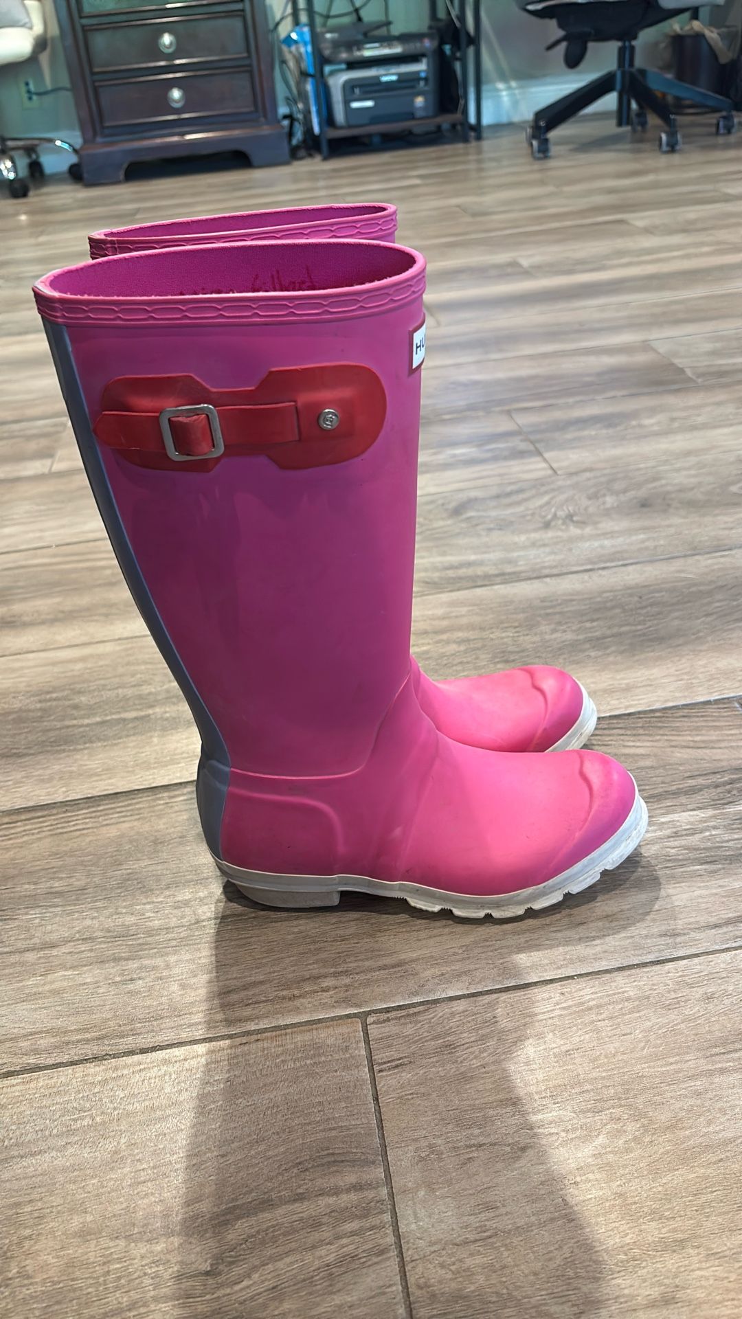 Women’s/girls Hunter rain boots Size 6