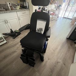 Motorized Chair, Like New, Quickie Q500 M Sedeo Pro