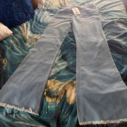 Light Wash Wide Leg Jeans with Frayed Hem