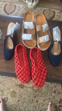 Women's shoes size 7.5 each pair