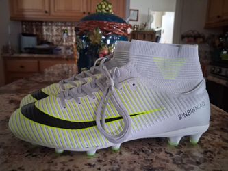 Soccer cleats us size 9.5
