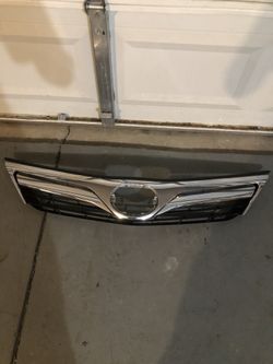 2012, 2013, 2014 CAMRY Upper GRILL CHROME XL OEM