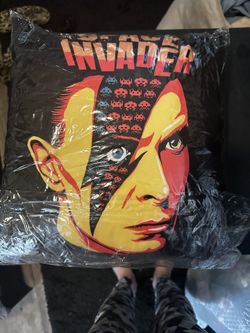 throw A Pillow