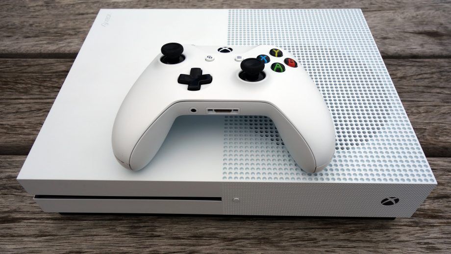 xbox one s with controller