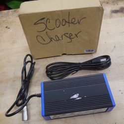 TE SCOOTER CHARGER MODEL 4F24050 NEW OPEN BOX
