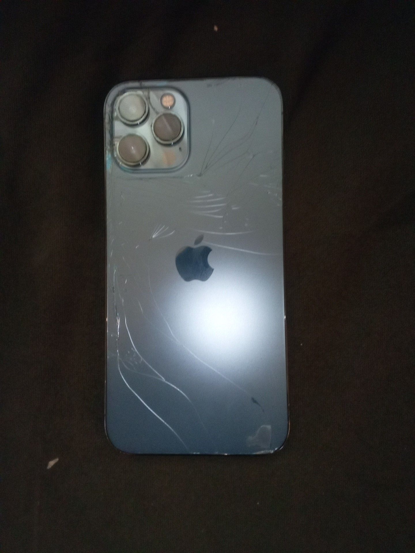 iPhone 12 pro max ICLOUD LOCKED