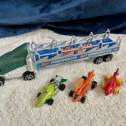 Extreme Shark 🦈 Transporter Truck w/Street Beasts HotWheels