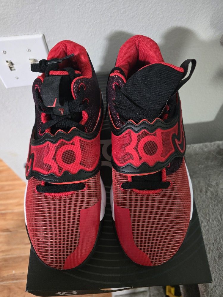 KD Trey 5x Size 11.5 (NEW)