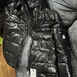 Moncler  need gone asap  make An Offer Cash Only 