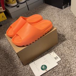 Yeezy Slides 