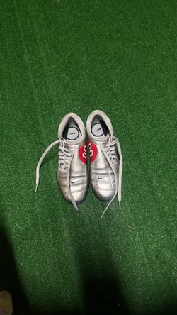 7.5 Soccer shoes