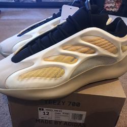 Yeezy Adidas 700 V3 Safflower Mens Size 12 Deadstock