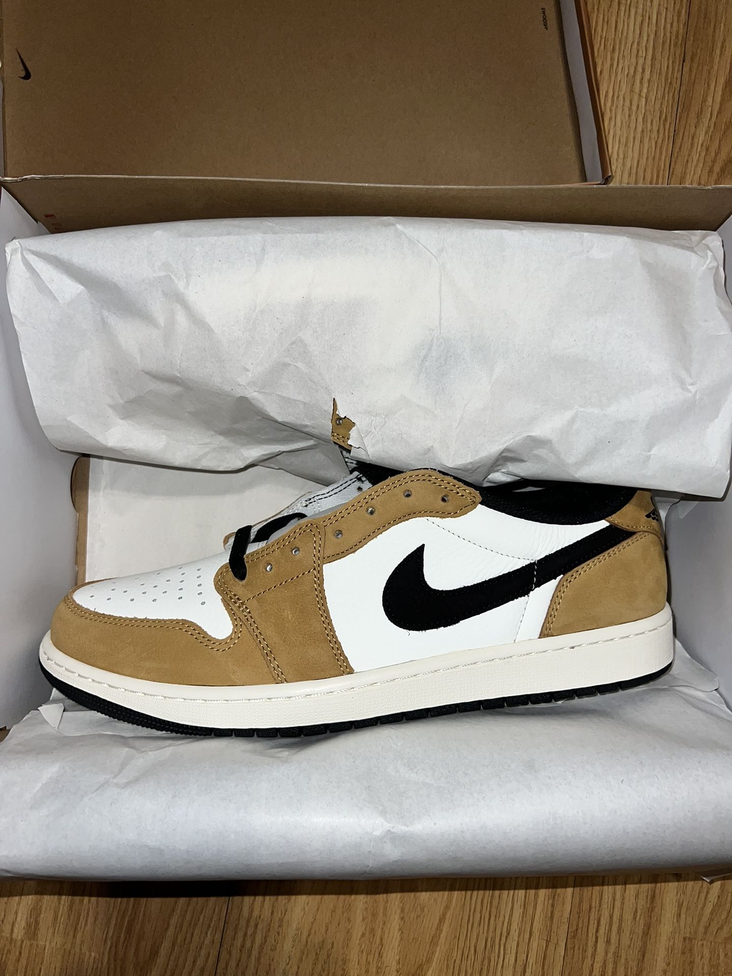 BRAND NEW NIKE AIR JORDAN RETRO 1 LOW OG  ROOKIE OF THE YEAR SIZE 13 $150