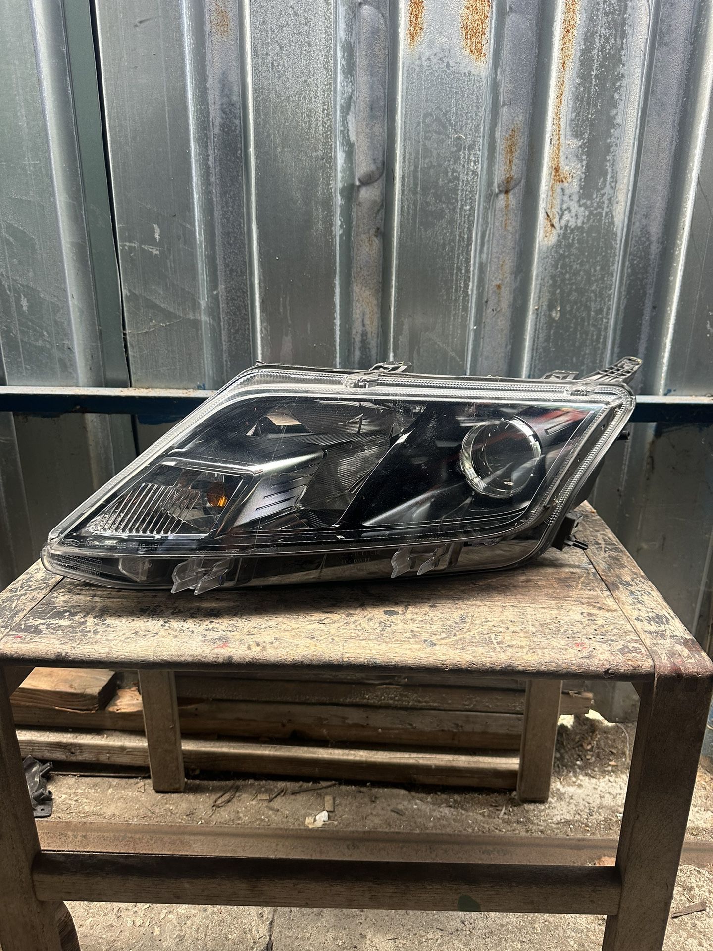2010 2011 2012 Ford Fusion Left Driver Side Headlight 