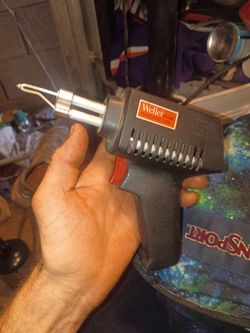 Weller model standard 7200 solder gun pretty much brand new it doesn't come with the case or anything it's just a gun