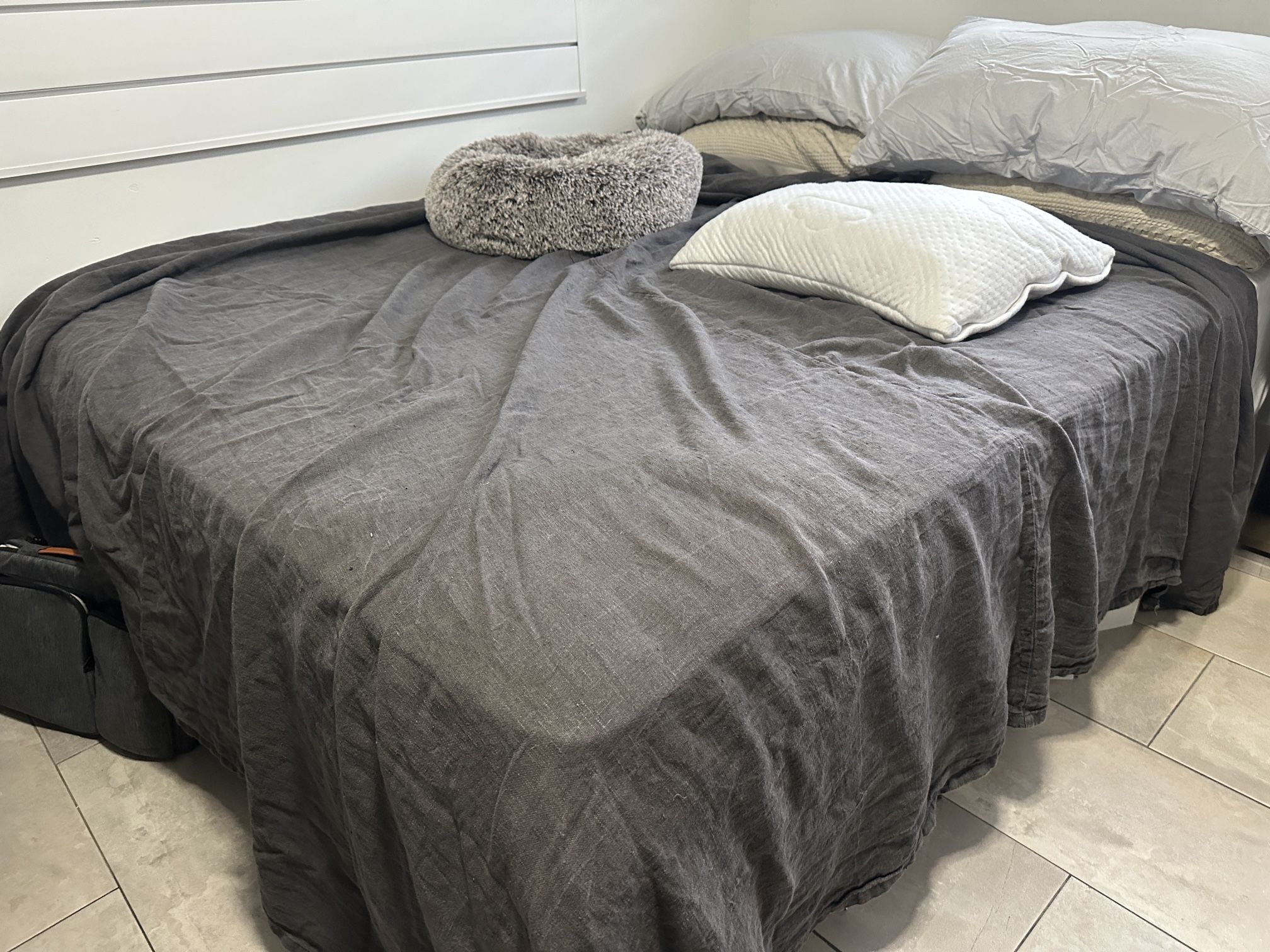 Super great price - Eco-Friendly Cardboard Bed queen size incl mattress - $145 only