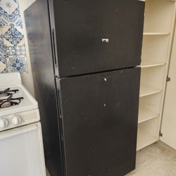 FREE REFRIGERATOR!!! 