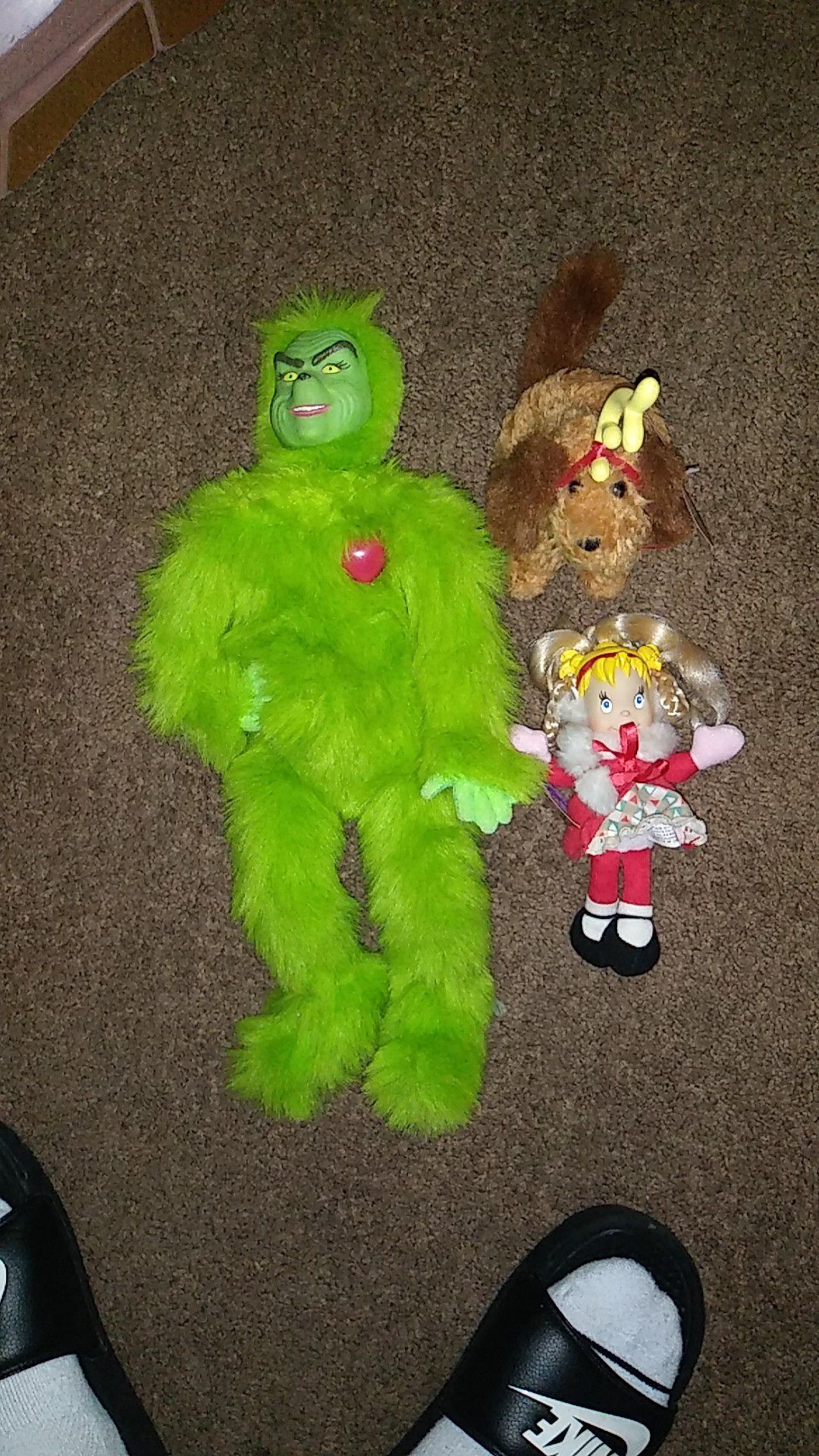 Grinch stuffed animal and Cindy Loo and the dog