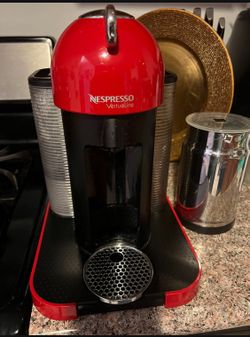 Nespresso Coffee Maker & Milk Frother 
