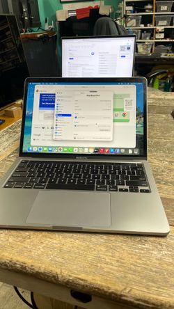 MacBook Pro 2020 M1 8gb 512gb $500
