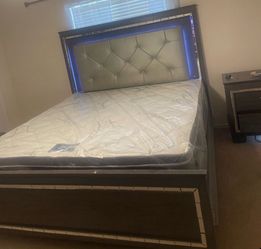 New unused king size bamboo mattress