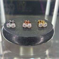 1K Moissanite Diamond Stud Earrings