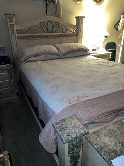 Queen Bedroom Set – Beige/Tan – One Owner