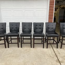 6 Bar Stools. Island Chairs.