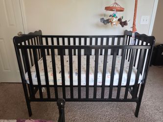 Dream On Me Carson Classic 3-in-1 Convertible Full-Size Baby Crib in Black w/ mattress