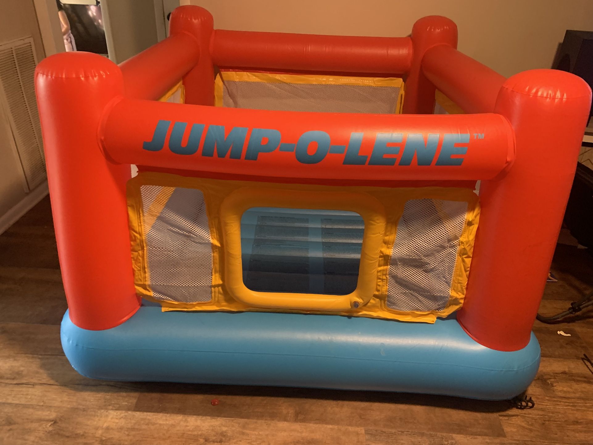 Bouncy House Indoor 