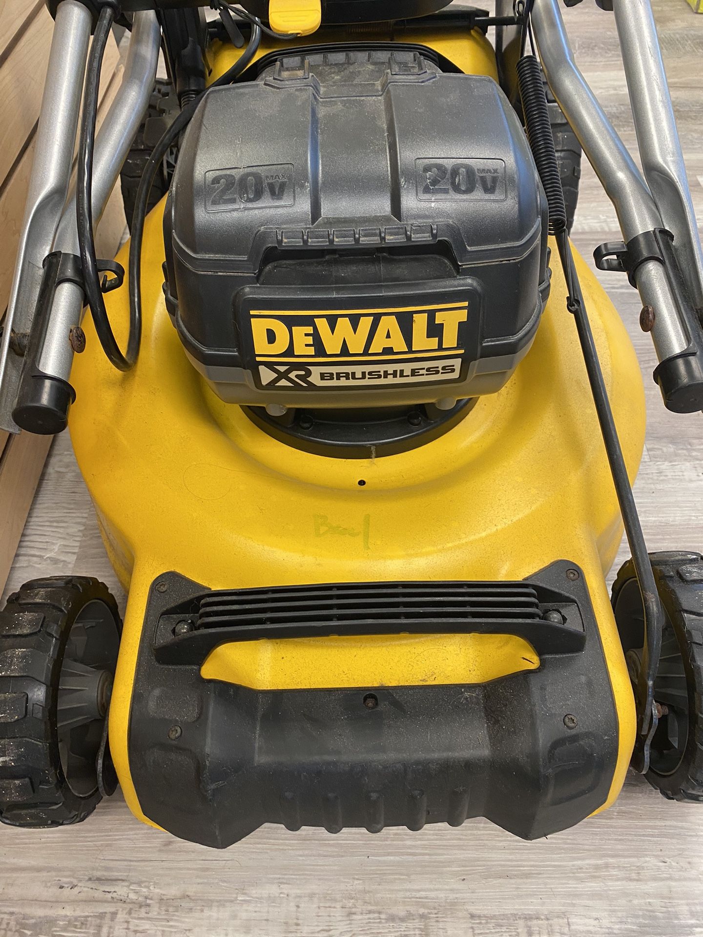 Dewalt Lawn Mower Dcmw220 for Sale in Beverly, MA OfferUp