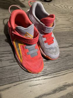 Nike Volleyball Shoes Size 2