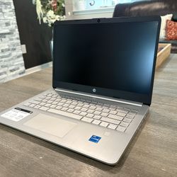 Silver HP Laptop – 11th Gen i3, 8GB RAM, Windows 11 – Excellent Condition