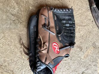 Rawlings 11 1/2” Left Handed Glove