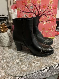 Super cute Boots Size 81/2 Women’s