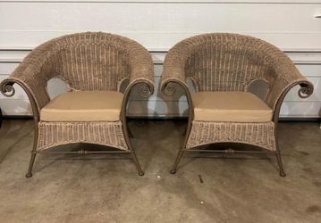 Chairs with cushions