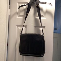 Coach Black Leather Map Bag Adjustable Wide Shoulder Strap $55