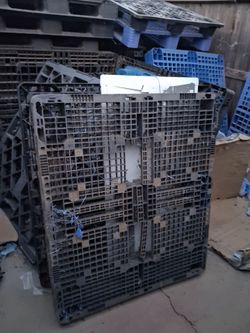 40x48 plastic pallatts