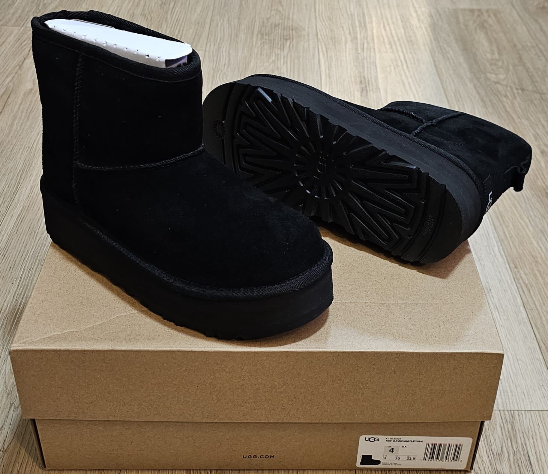 UGG Platform Boots Size 3 For Kids / Fits Size 5 In Women