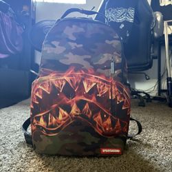 Fire, Camo Spray, Ground, Backpack