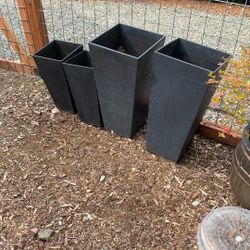 4 Planter Pots